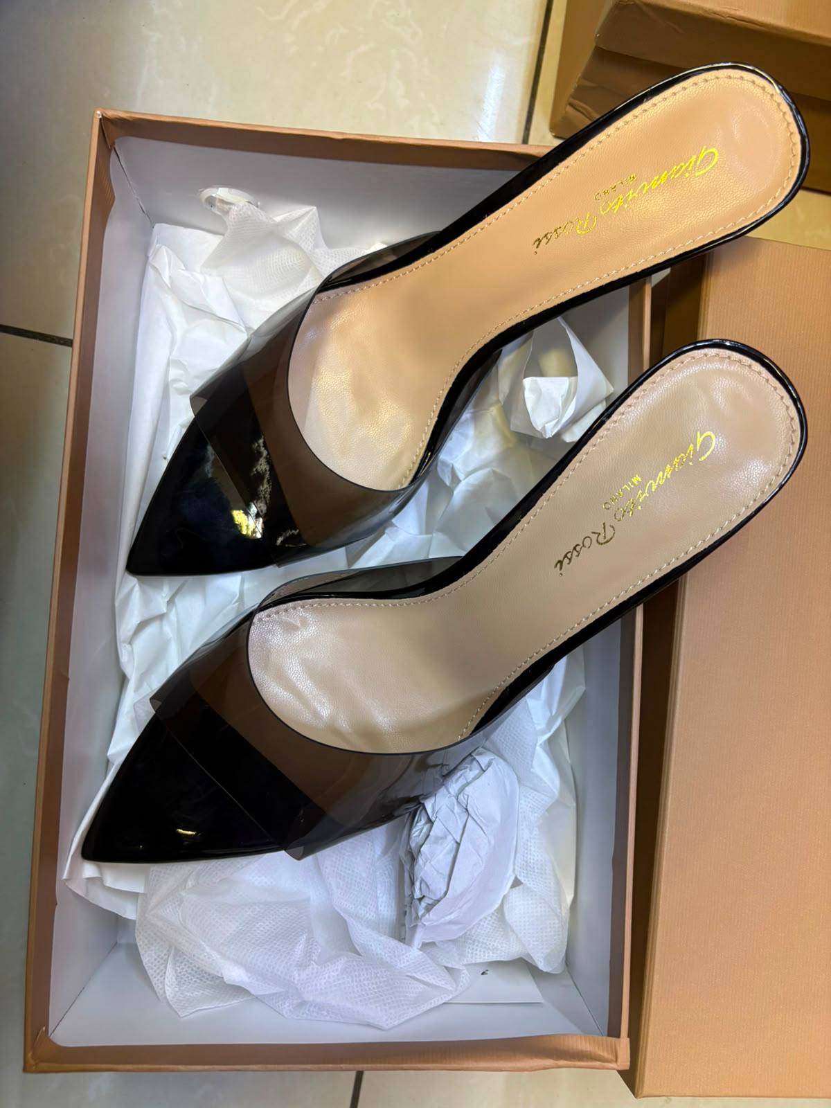Ginavito Rossi
Size 36-41
110 dhs🇦🇪🇦🇪

Zain145
♥️♥️♥️