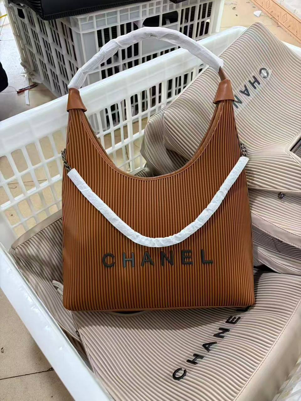 Chanel
110 dhs✅

Zain143
♥️♥️♥️