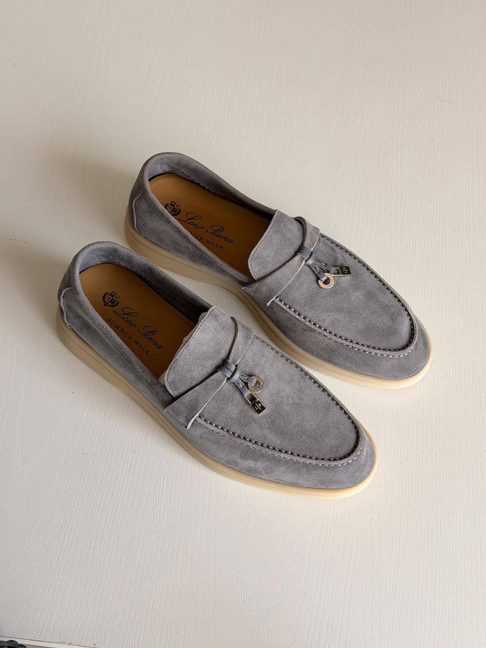 Loro Piana 
Summer Charms Walk❣️❤️
Super Master Quality
Size 36 to 41
450 dhs💓

Zain71
♥️♥️♥️