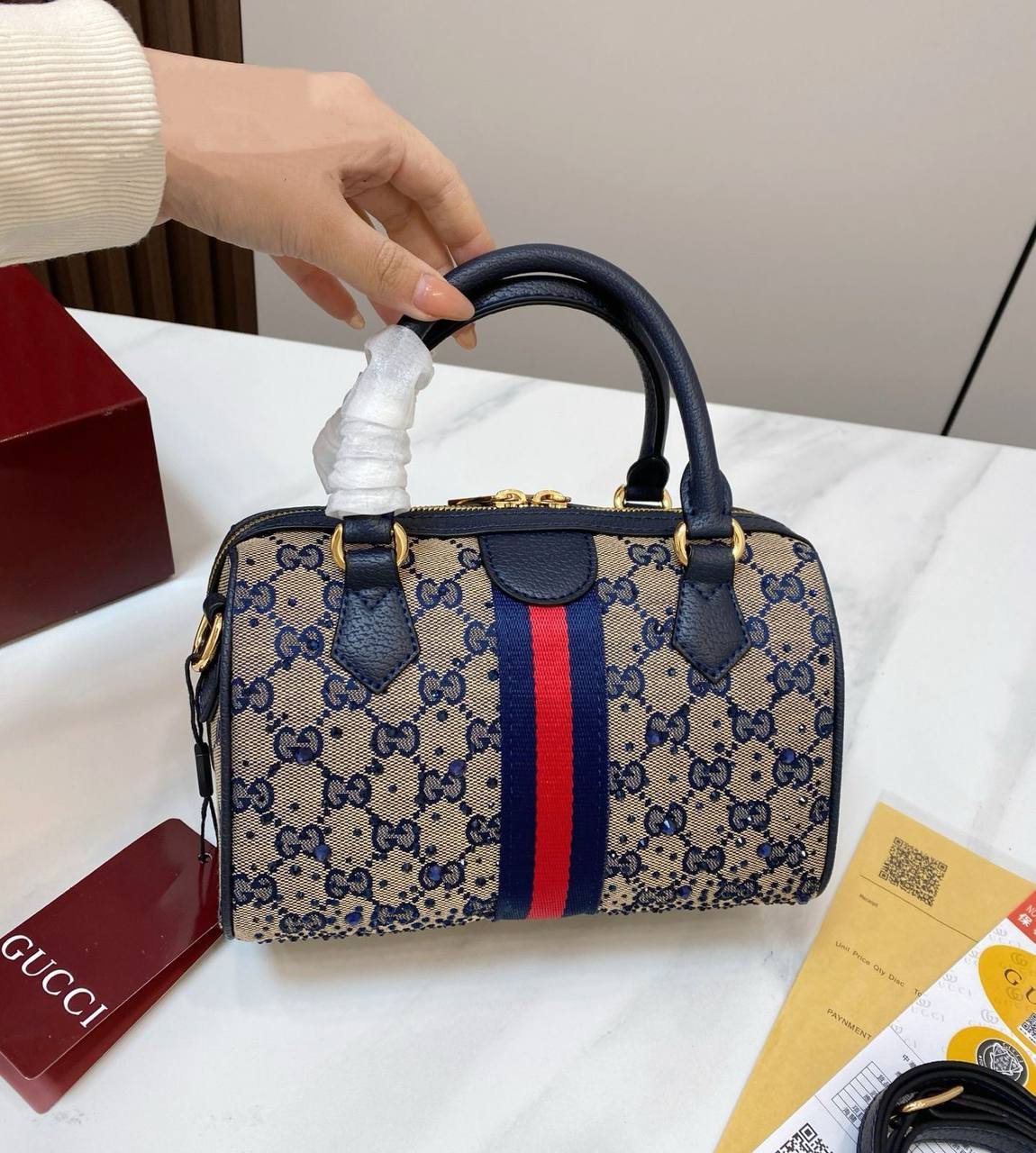 GUCCI

 COPY ONE

 WITH BOX 

155 dhs✅

Size:25cm

Zain39
♥️♥️♥️