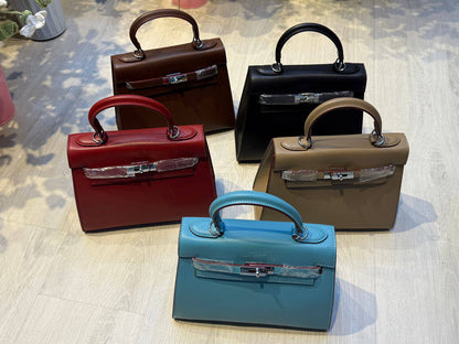HERMES KELLY 
25cm Silver logo
105 dhs❣️

Zain44
♥️♥️♥️