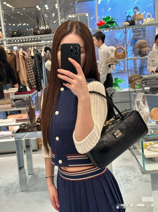 🎉Discount 🍁  Miumiu Autumn collection
1️⃣ First quality
Size : 30 ~ 29 * 12 cm
80 dhs🪙🌺
Limit Stock

Zain115
♥️♥️♥️