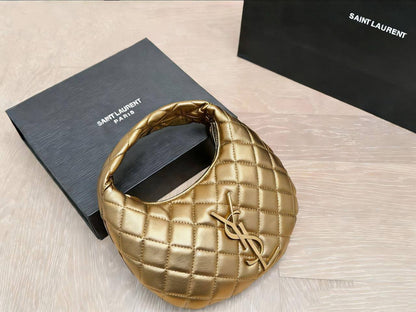 YSL

24*16cm

With box
🎁🎁🎁

110 dhs💓

Zain17
♥️♥️♥️