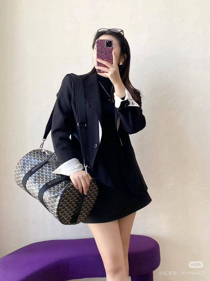 GOYARD TRAVELING BAG
 GOOD QUALITY 
120 dhs🪙🖤
40CM

Zain39
♥️♥️♥️