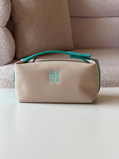 Hermes bride 24cm💕master quality😍with box❤️
290 dhs🇦🇪🇦🇪

Zain52
♥️♥️♥️