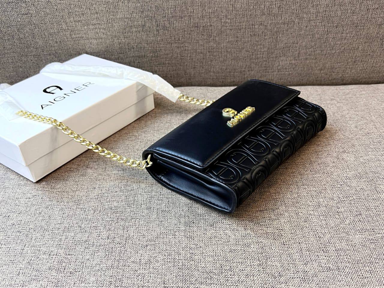 Guess - Aigner

85 dhs🪙🌨️

high quality

 With box
🎁🎁🎁

Zain26
♥️♥️♥️