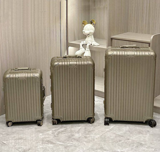 RIMOWA RESTOCK MASTER QUALITY 
BIG SIZE  950 DHS✅
MEDUIM SIZE  850 DHS✅
SMALL SIZE  700 DHS✅

Zain295
♥️♥️♥️