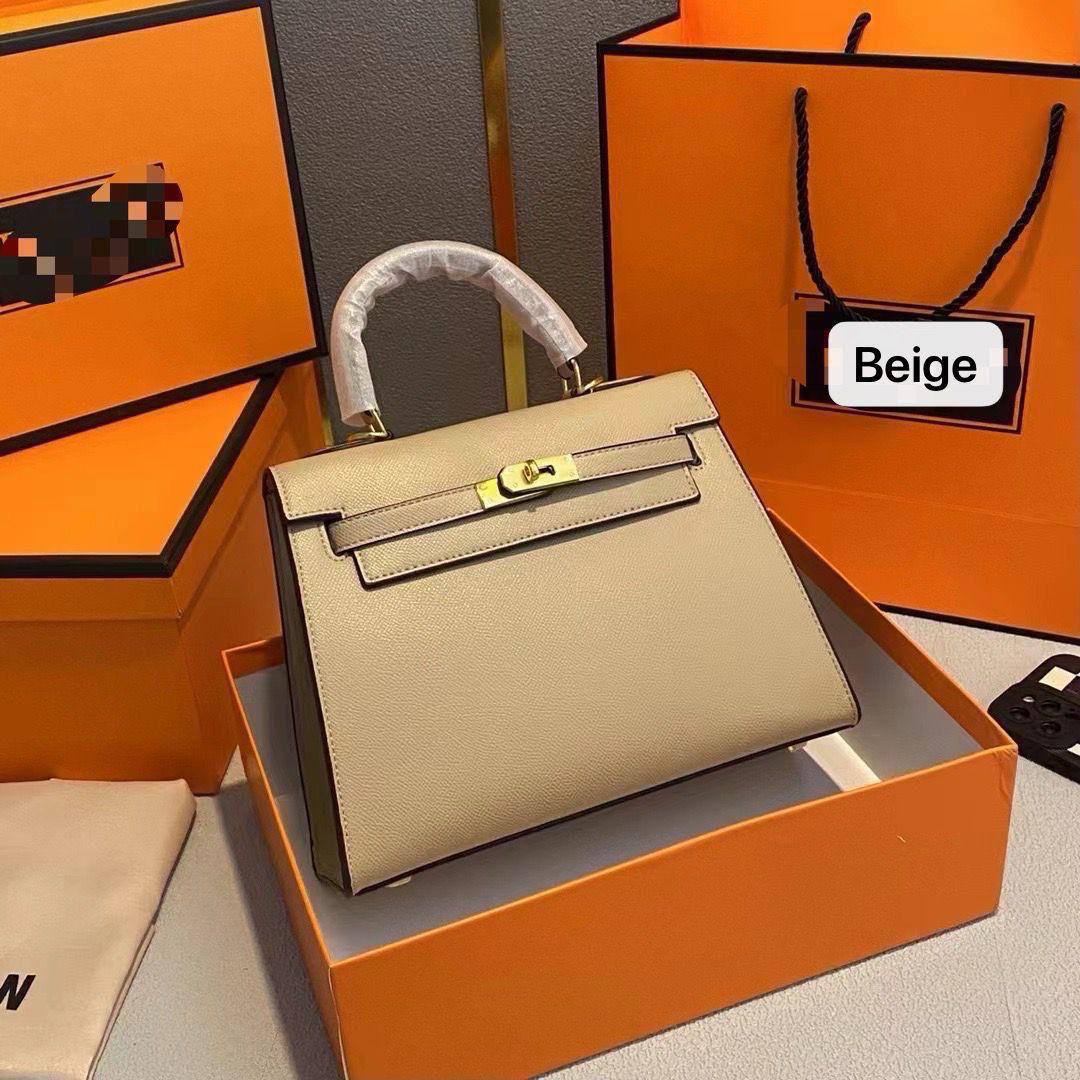 Hermes Kelly
Size : 25 * 20  cm
95 dhs🪙💕
with box 🎁

Zain115
♥️♥️♥️