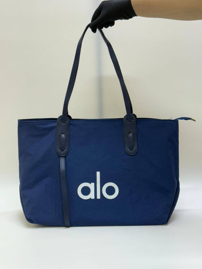 ALO BAG
GOOD QUALITY 
60 dhs💓
SIZE: 52,30,16 CM

Zain40
♥️♥️♥️