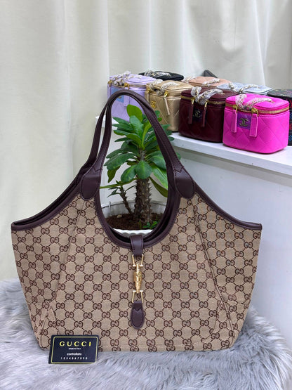 GUCCI

SIZE  38CM
120 dhs🇦🇪🇦🇪

Zain51
♥️♥️♥️