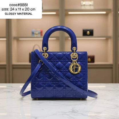 CHRISTIAN LADY DIOR
ɢʟᴏssʏ ᴍᴀᴛᴇʀɪᴀʟ
ɢᴏʟᴅ ʜᴀʀᴅᴡᴀʀᴇ
ᴡɪᴛʜ ᴡᴇʙ ʟᴏɴɢ sᴛʀᴀᴘ
sɪᴢᴇ: 24 cm
ᴡɪᴛʜ BOX
🎁🎁🎁

110 dhs✅

Zain31
♥️♥️♥️