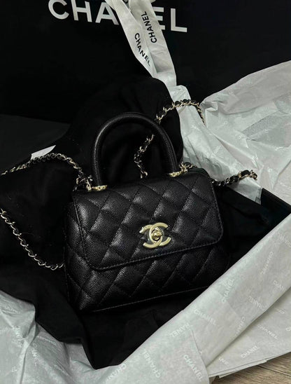 Chanel

110 dhs🇦🇪🇦🇪🇦🇪

size：small

Good-quality

with box

Zain35
♥️♥️♥️