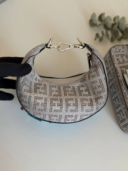 New Stock
Fendi ❣️
Master
270 dhs✅

Zain134
♥️♥️♥️