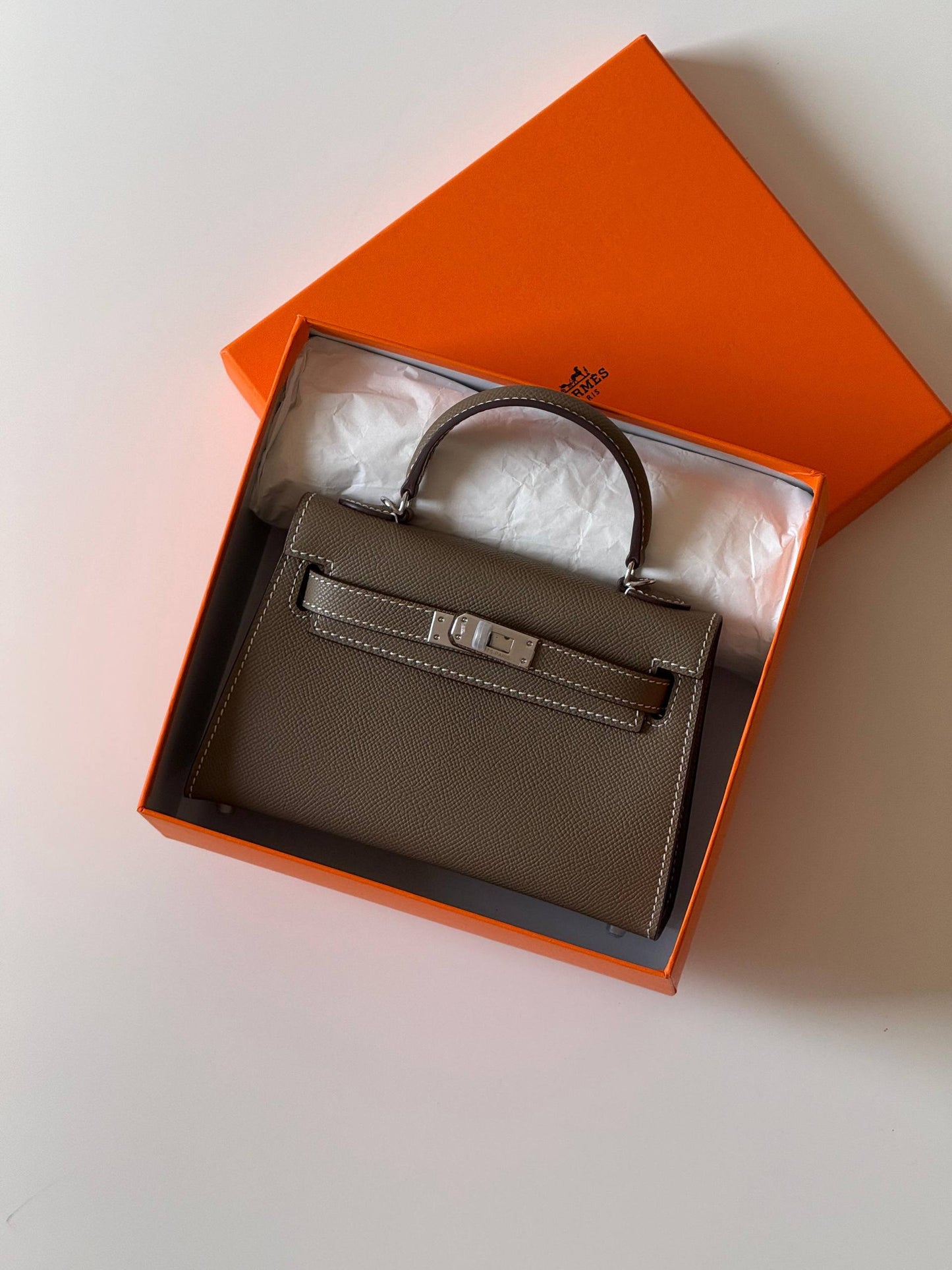 Hermes minikelly 19cm💕master quality😍

with box❤️
🎁🎁🎁

340 dhs🪙🌨️

Zain52
♥️♥️♥️
