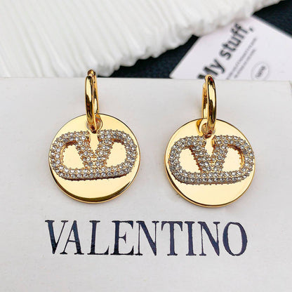 MASTER EARRING
70 dhs🪙🖤

WITH BOX AND PAPER BAG
🎁🎁🎁

Zain89
♥️♥️♥️