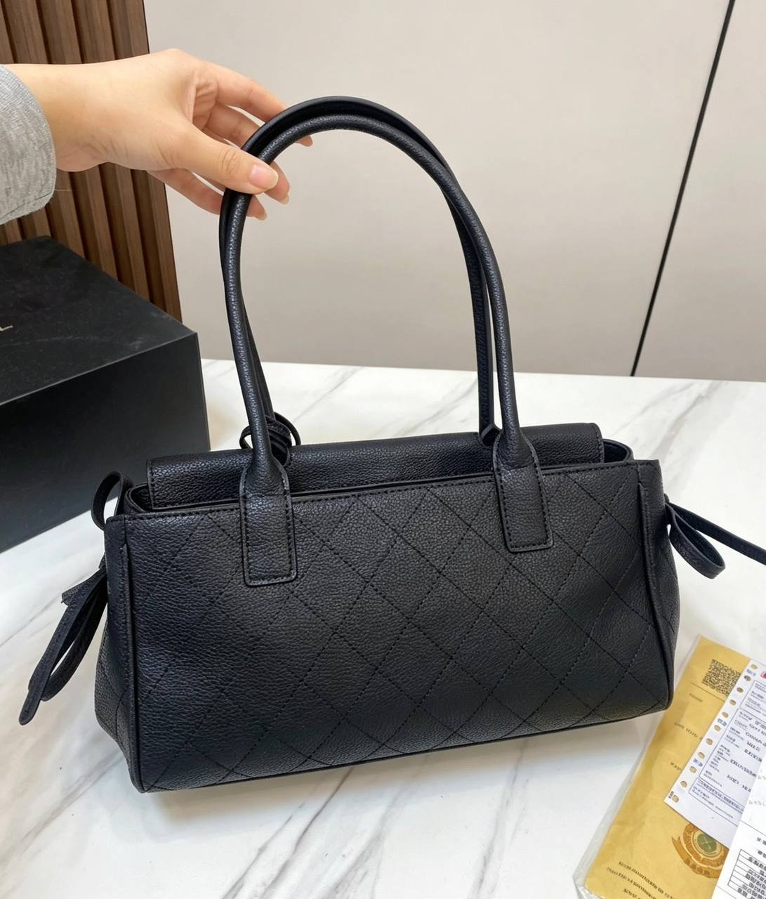 CHANEL 

NEW CAME 
MEDUIM SIZE 

GOOD QUALITY 
120 dhs🇦🇪🇦🇪

Zain39
♥️♥️♥️
