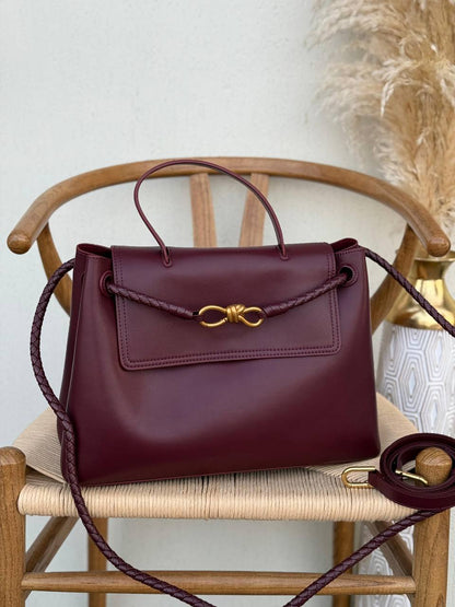 BOTTEGA VENETA
30cm
370 dhs🪙💕
36cm
390 dhs🪙💕
Top quality

Zain167
♥️♥️♥️