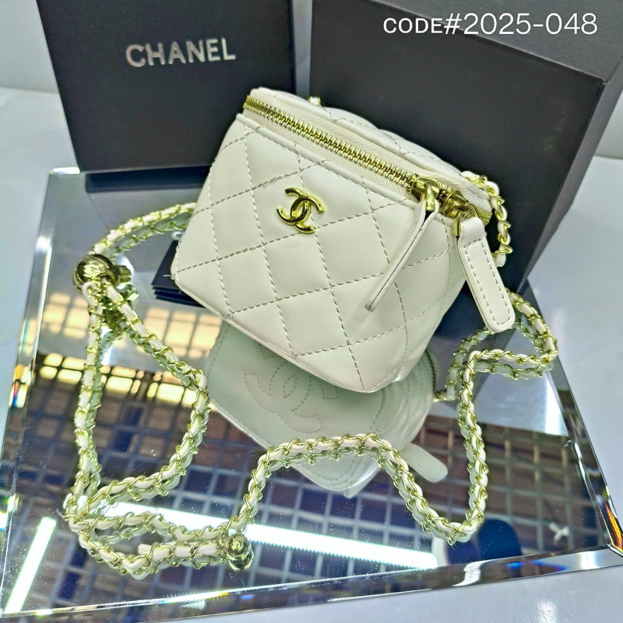 CHANEL ᴍɪɴɪ ᴠᴀɴɪᴛʏ
sʟɪɴɢ ᴄʀᴏssʙᴀɢ
ɢᴏʟᴅ ʜᴀʀᴅᴡᴀʀᴇ
sɪᴢᴇ : 11.5 cm

ᴡɪᴛʜ BOX
🎁🎁🎁

70 dhs✅

Zain31
♥️♥️♥️