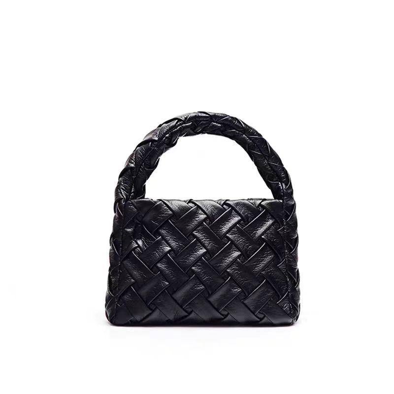 Bottega

95 dhs✅

with box
🎁🎁🎁

Zain42
♥️♥️♥️