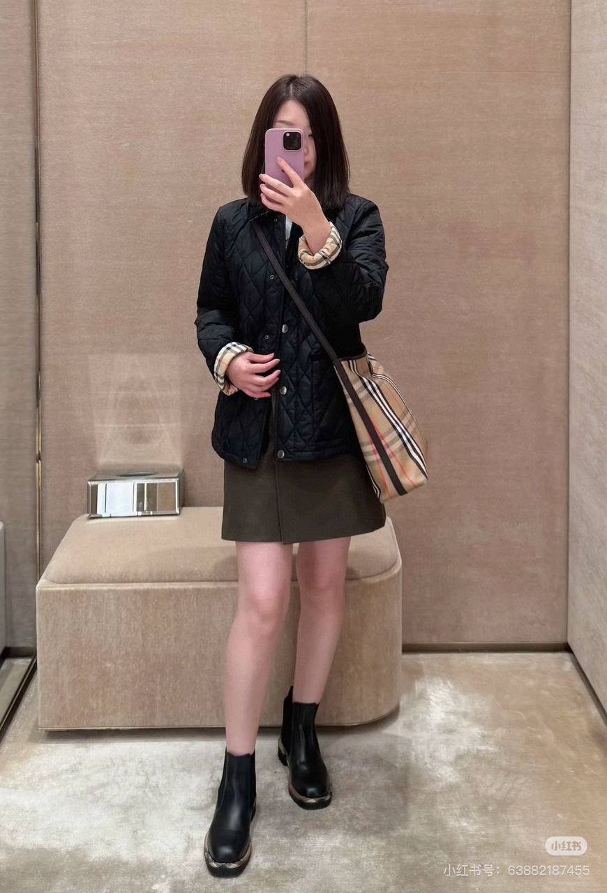 *New collections       
280 dhs🪙🌺
*good  quality  ♥️♥️
*Sizes:S M L xl* 
*AVAILABLE NOW*

Zain231
♥️♥️♥️