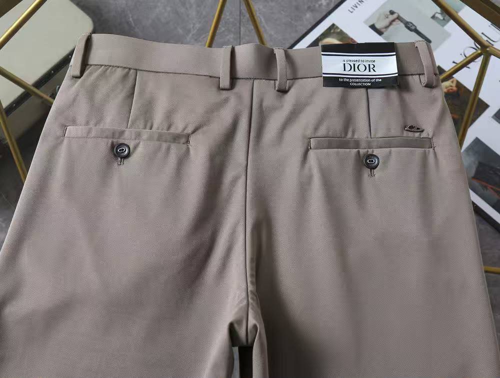 DIOR

Men’s Pant
Master Quality 
32/34/36/38/40/42
380 dhs🇦🇪🇦🇪🇦🇪

Zain276
♥️♥️♥️