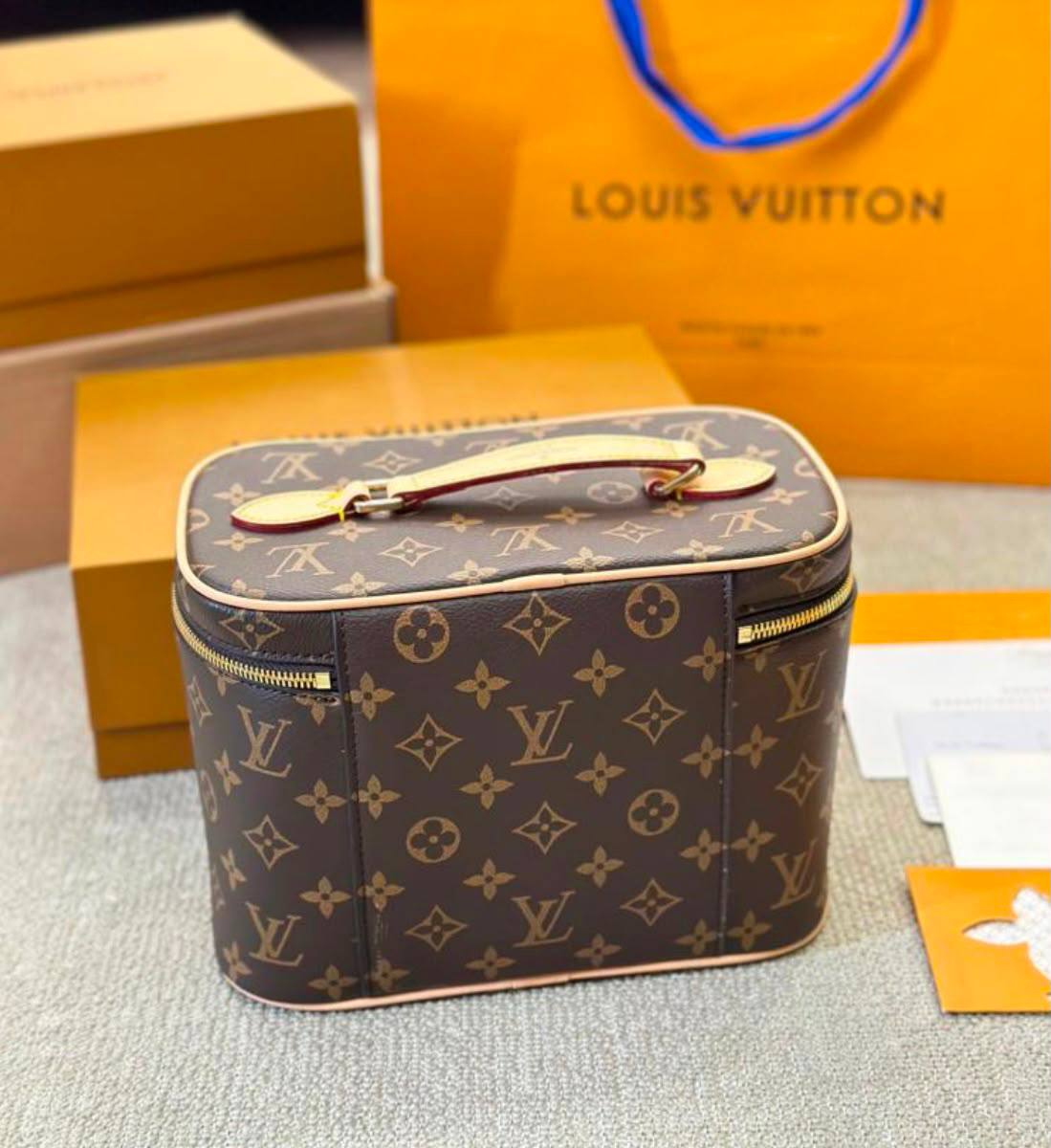 LV
big  100 dhs🇦🇪🇦🇪
size 24×13×17cm

medium 95 dhs🇦🇪🇦🇪
size 18×10×13cm

small  90 dhs🇦🇪🇦🇪
size 15×8×11cm

with box

Zain42
♥️♥️♥️