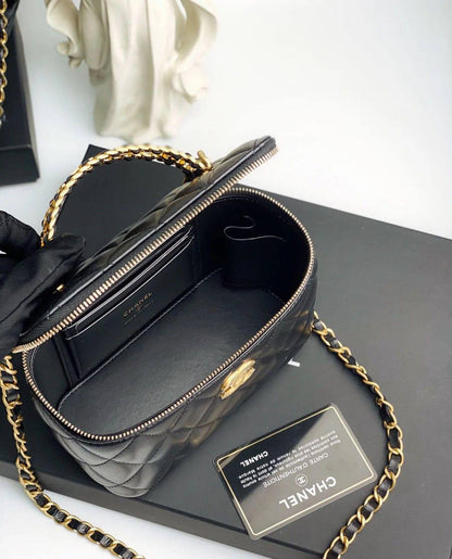 Chenel 
120 dhs✅
Size:18*9*12

with box
🎁🎁🎁

Zain07
♥️♥️♥️