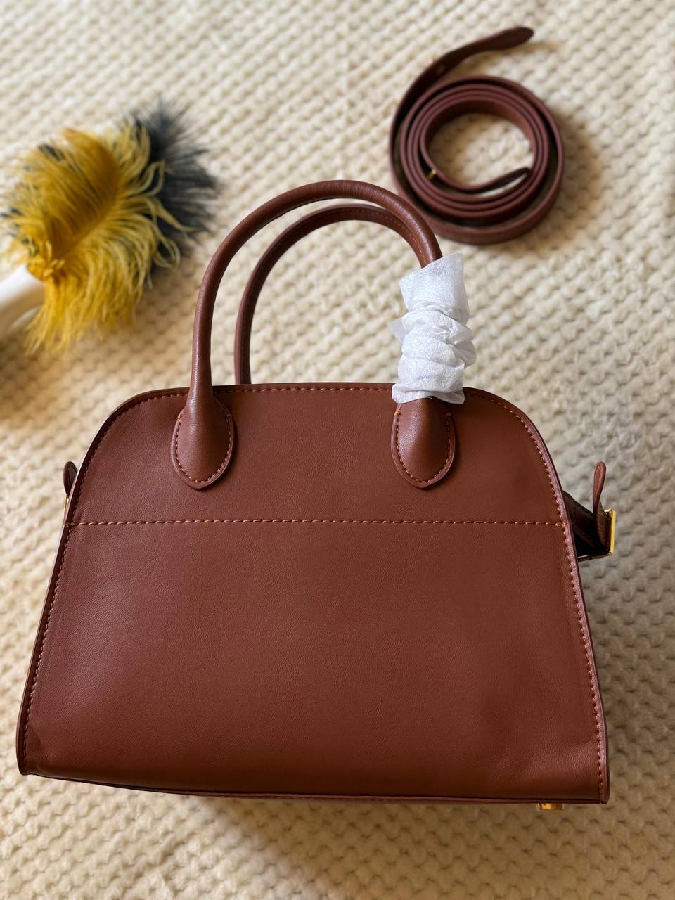 THE ROW
28cm
340 dhs❤️
Top quality

Zain167
♥️♥️♥️