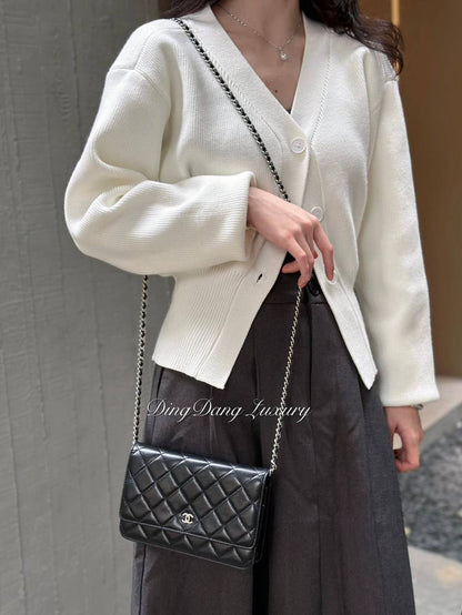 CHANEL

 NEW CAME 

GOOD QUALITY 

WITH BOX 

90 DHS🇦🇪🇦🇪🇦🇪

Zain295
♥️♥️♥️