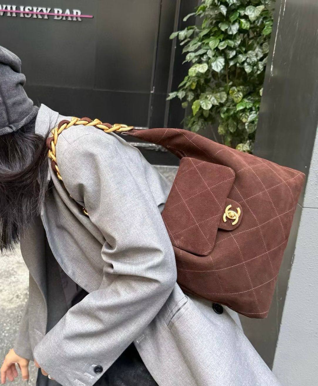 Loewe - Chanel
Master Bags +++
For Price 👇 WTSP Text Zain 0568585901

Zain142
♥️♥️♥️