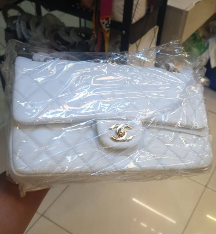 Chanel master

300 dhs

Zain111
♥️♥️♥️