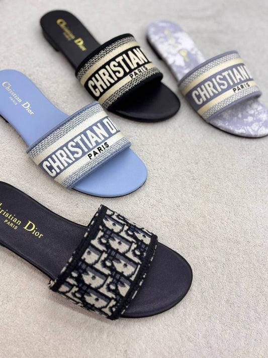 Dior  
100 dhs✅
Size 36-42

Zain55
♥️♥️♥️