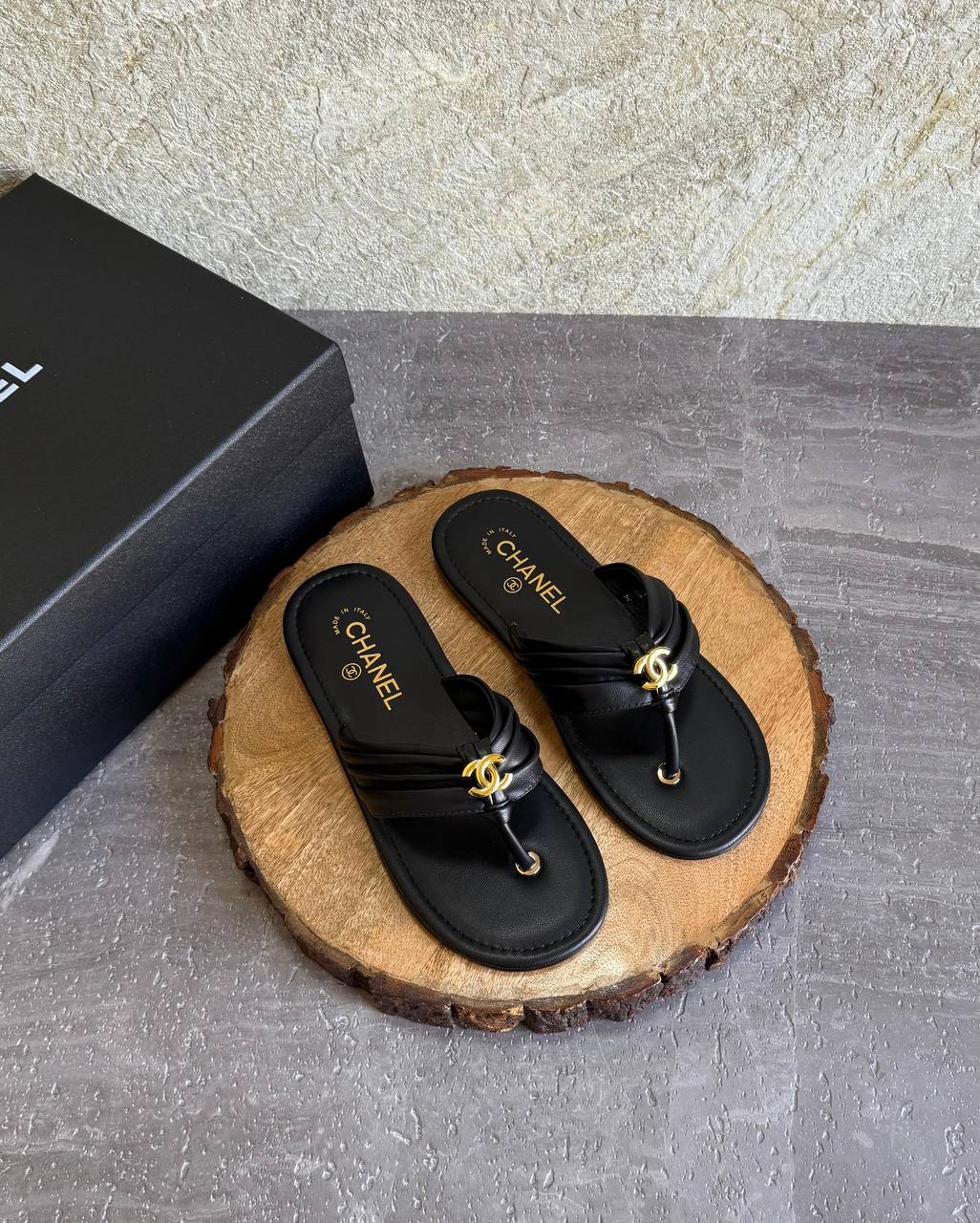 CHANEL 💫😍
SuperMaster Quality 💯
450 dhs✅
Size: 36-41 💥

Zain171
♥️♥️♥️