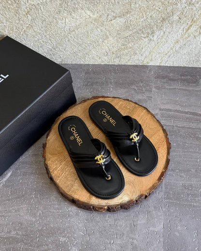 CHANEL 💫😍
SuperMaster Quality 💯
450 dhs✅
Size: 36-41 💥

Zain171
♥️♥️♥️
