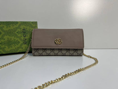 Coach - CH - DKNY
85 dhs❣️
with box
🎁🎁🎁

size 19×5×11cm

Zain41
♥️♥️♥️