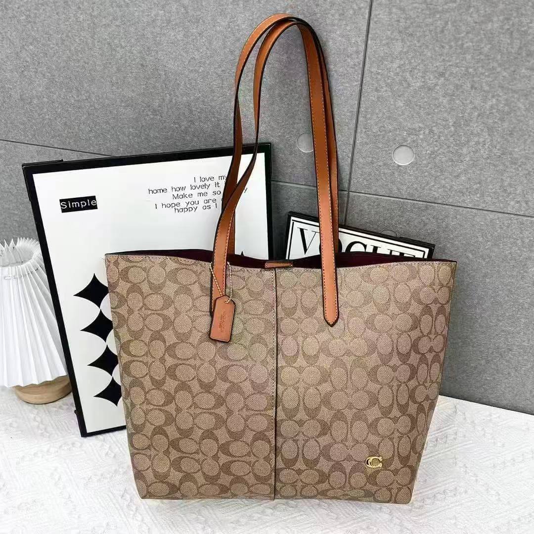 Coach
Wihh box 
75 dhs🇦🇪🇦🇪

Zain232
♥️♥️♥️