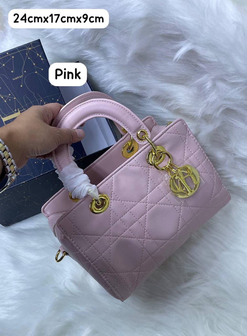 Dior

95 dhs✅

with box
🎁🎁🎁

Zain72
♥️♥️♥️