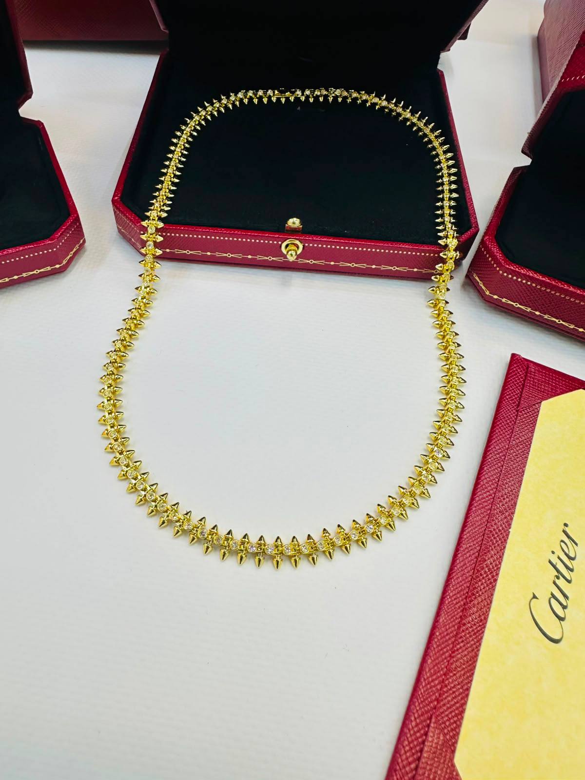 CARTIER SET❤️‍🔥*
Necklace 💥
Earring 🔥
Bracelet 🐦‍🔥
Ring 💍 available size 👇
6,7,8,9
With stone 🦋
With normal boxes 🗃️ 
340 dhs✅

With master box 📦 
390 dhs✅

Zain216
♥️♥️♥️