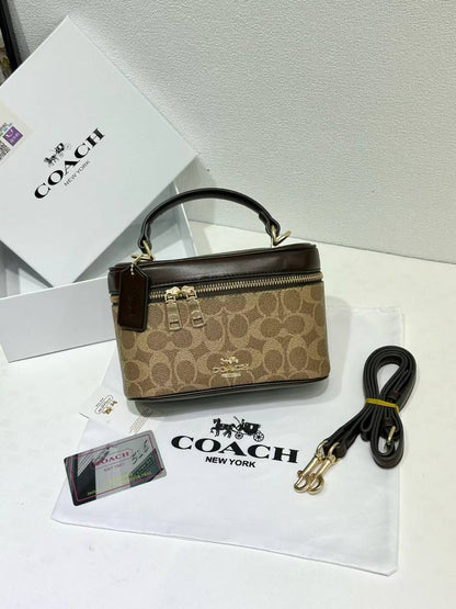 Coach

Best quality

With box’s

100 DHS🇵🇸🇵🇸

size 18cm

Zain158
♥️♥️♥️