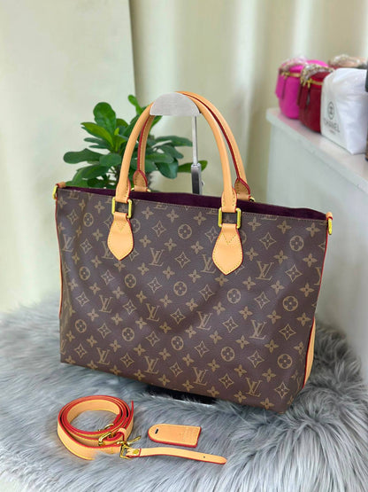 LV
SIZE……….    36cm
110 dhs✅

Zain244
♥️♥️♥️