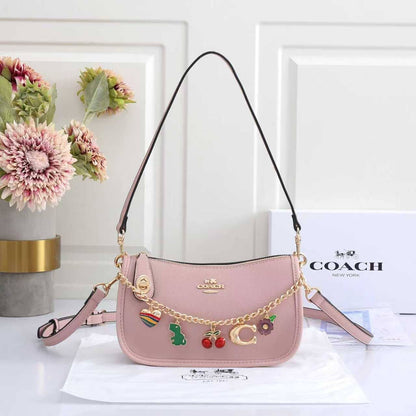 Coach 
Best quality 

with box’s 
🎁🎁🎁

85 dhs✅
size 23 cm

Zain290
♥️♥️♥️