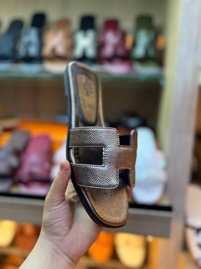 Hermes

Available Silver with black
awesome combo

90 dhs🇦🇪🇦🇪

Zain236
♥️♥️♥️