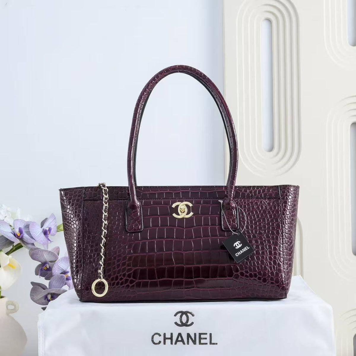 Chanel

105 dhs🇦🇪🇦🇪

size 35×13×20cm

Zain42
♥️♥️♥️