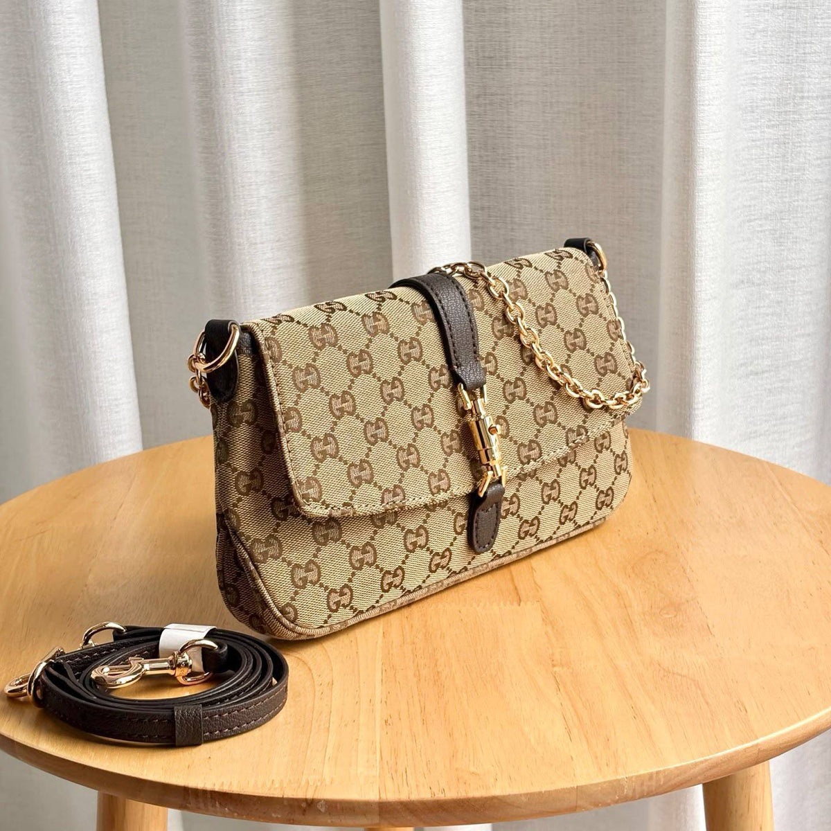 Gucci

26cm
310 dhs🇦🇪🇦🇪

Zain297
Zain228
♥️♥️♥️