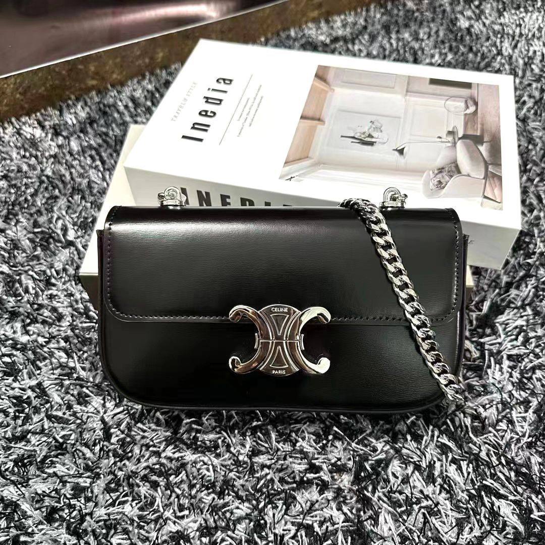 Celine 
    Good Quality 
230 dhs❣️

Zain131
♥️♥️♥️