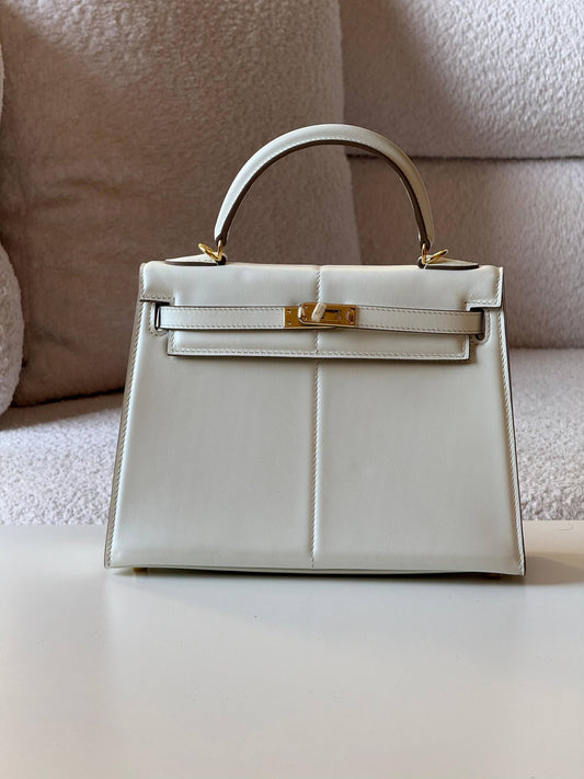 Hermes 


kelly 25cm💕master quality😍

with box❤️

580 dhs❤️💚❤️

Zain52
♥️♥️♥️