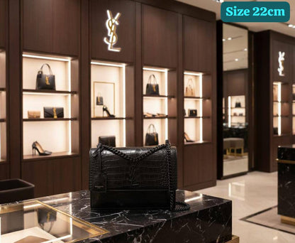 YSL
Good quality 

with box 
🎁🎁🎁

100 dhs✅

Zain186
♥️♥️♥️
