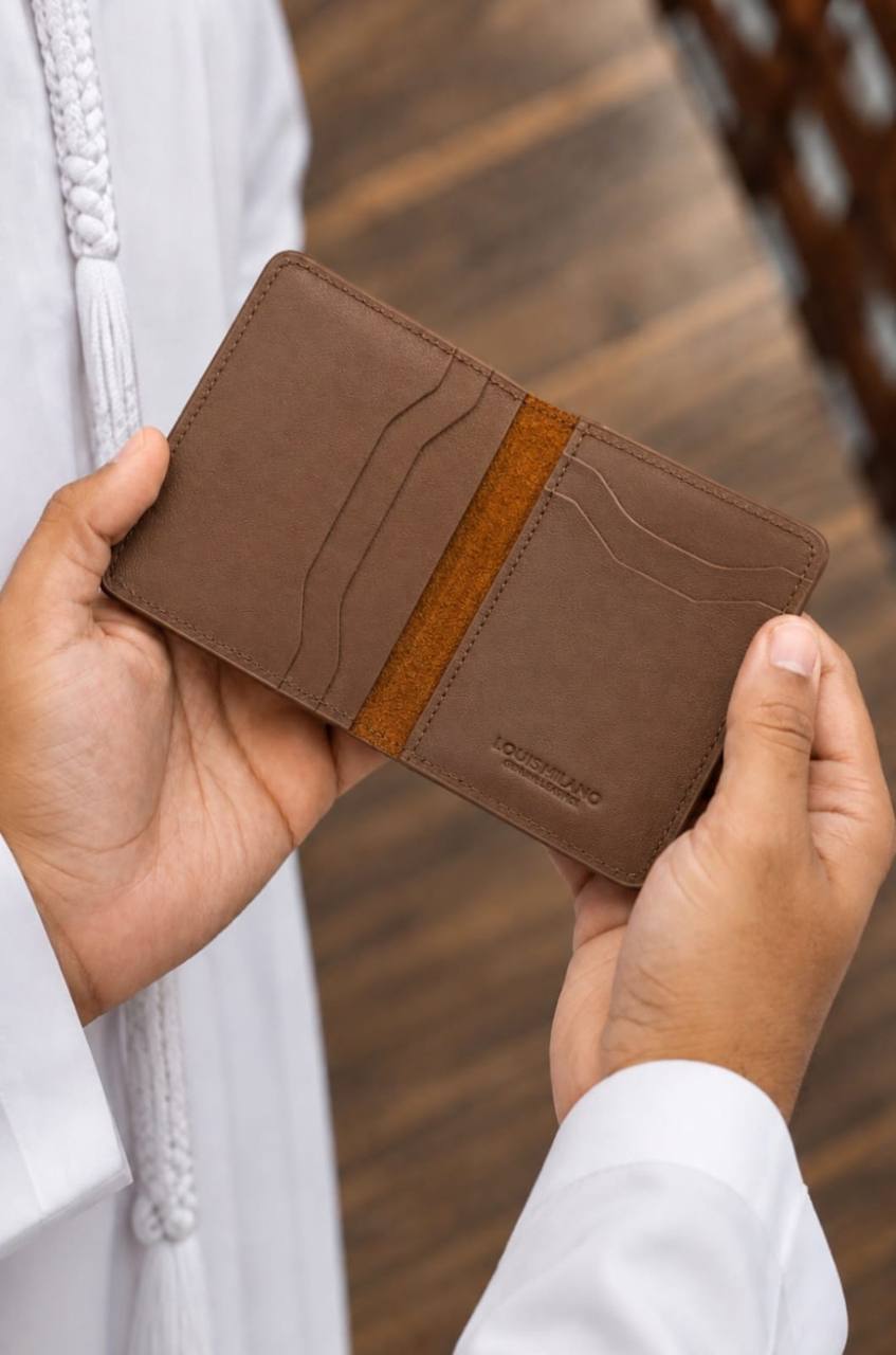 Louis Hilano card holder orginal soft leather with box and paper bag 
120 dhs🇦🇪🇦🇪

Zain59
♥️♥️♥️