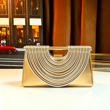 BOTTEGA NEW CAME GOOD QUALITY WITH BOX 
120 dhs✅

Zain295
♥️♥️♥️