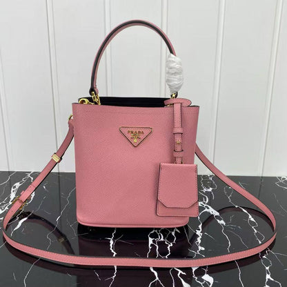Prada

340 dhs🇦🇪🇦🇪🇦🇪


Zain153
♥️♥️♥️